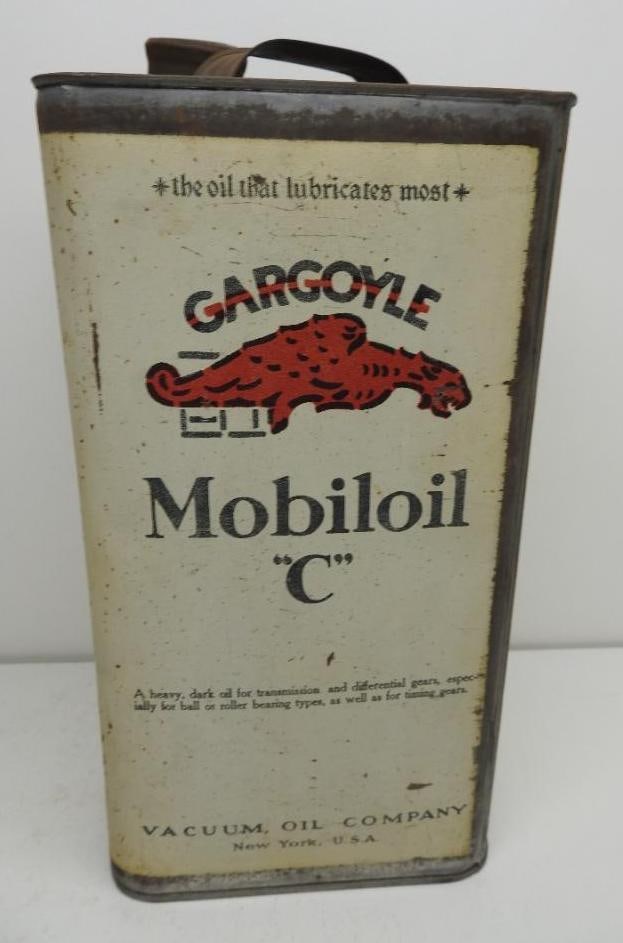 Mobiloil Gargoyle C Gallon Oil Can: Empty gallon can with some minor wear