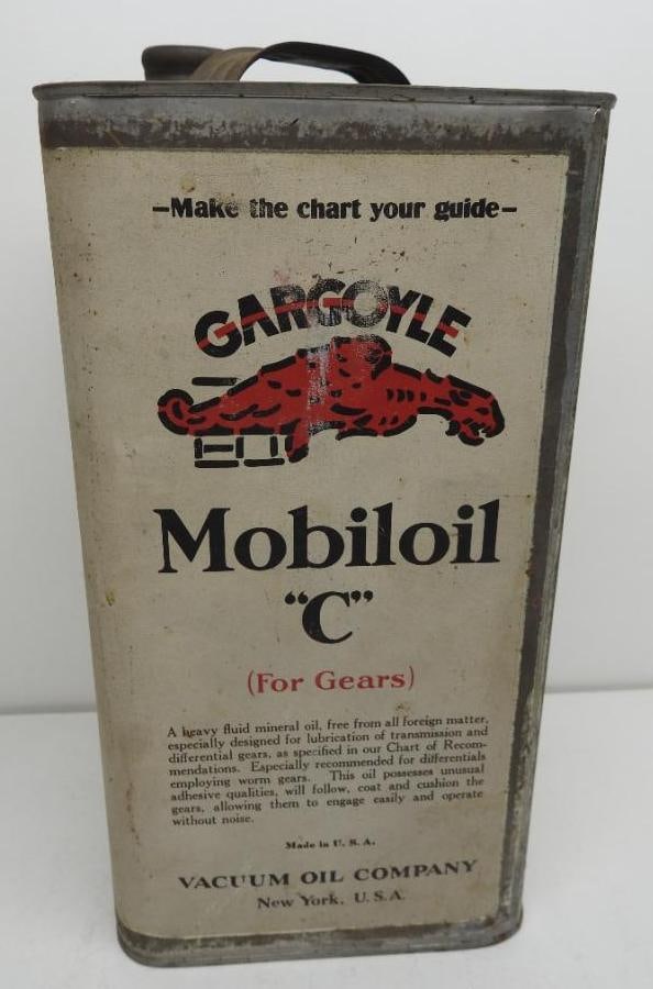 Mobiloil Gargoyle C Gallon Oil Can: Empty gallon can with some minor wear