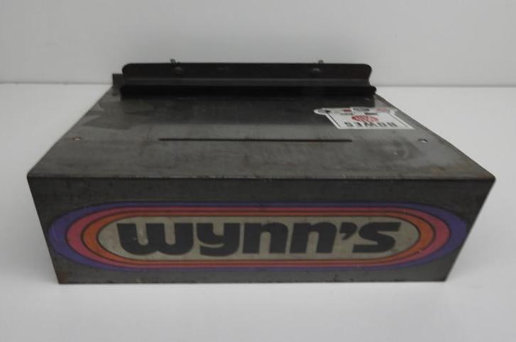 Wynns & Bowes Manual Stand: Overall good condition with some wear 11"x12:"x4.5"