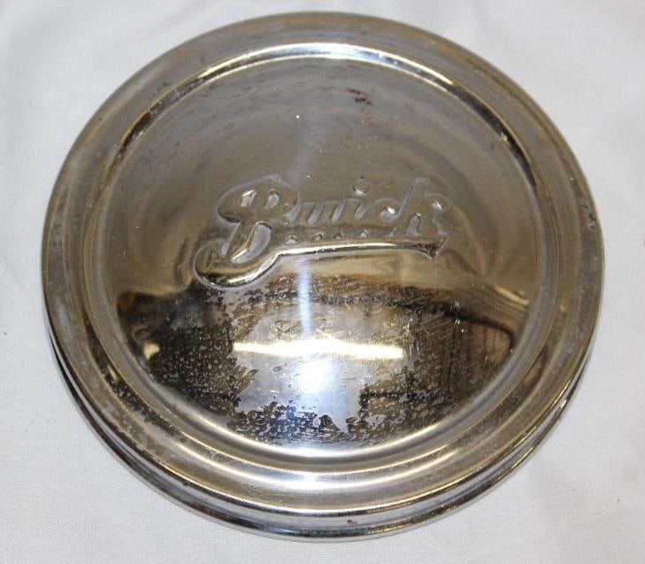 1920's Buick Motor Car Co Threaded Hubcap (1 of 3)