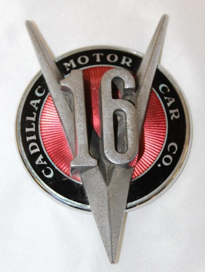 1930-1931 Cadillac Motor Car Co V16 Radiator Emblem Badge (1 of 2)