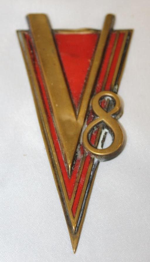 1937-1939 Cadillac LaSalle V8 Radiator Emblem Badge (1 of 2)