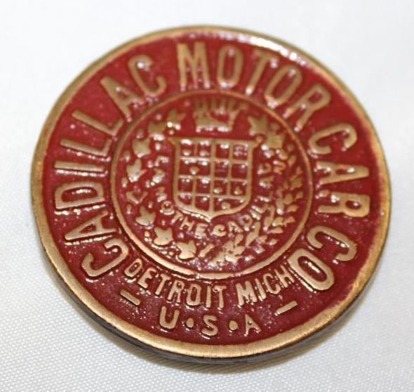 1906-1908 Cadillac Motor Car Co Wheel Hubcap Emblem Badge (1 of 2)