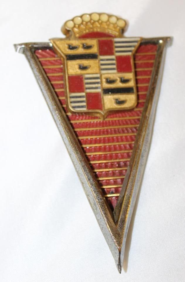 1939 Cadillac Motor Car Co Trunk Emblem Badge (1 of 2)