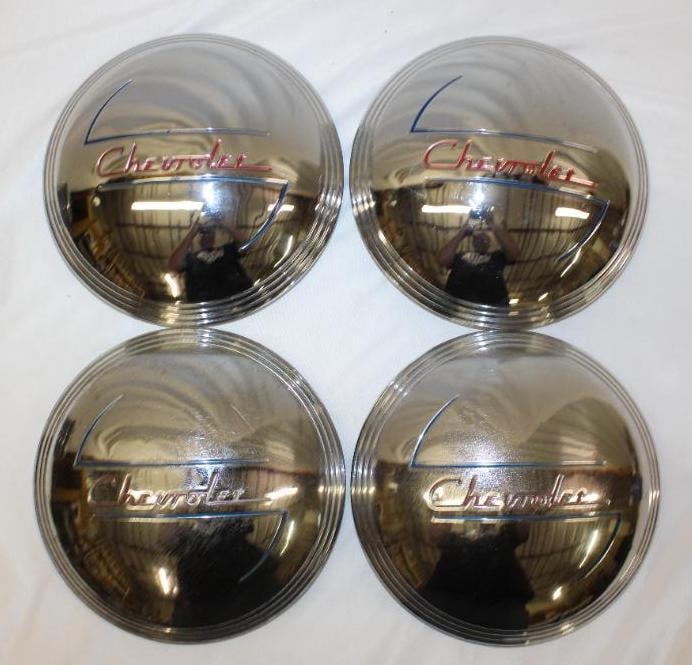Set of 4 1937-1938 Chevrolet 1/2 Ton Truck Dog Dish Hubcaps (1 of 4)