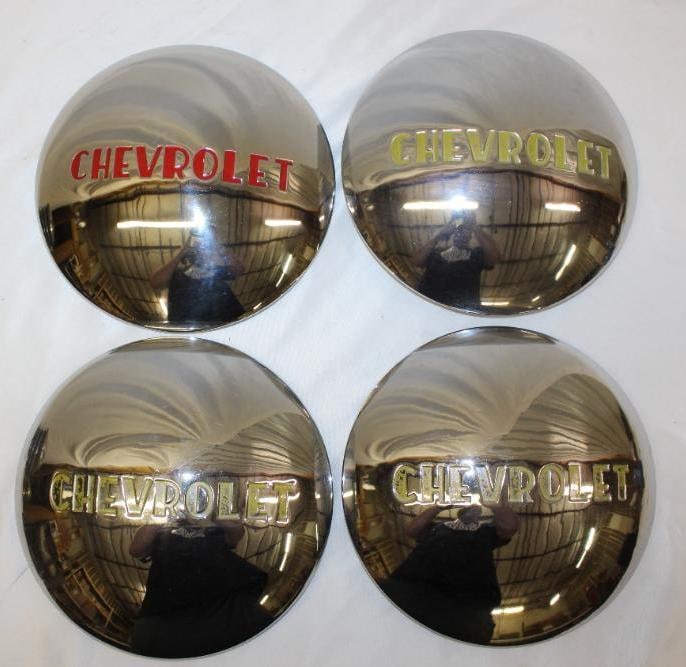Set of 4 1947-1953 Chevrolet 1/2 Ton Truck Dog Dish Hubcaps (1 of 4)