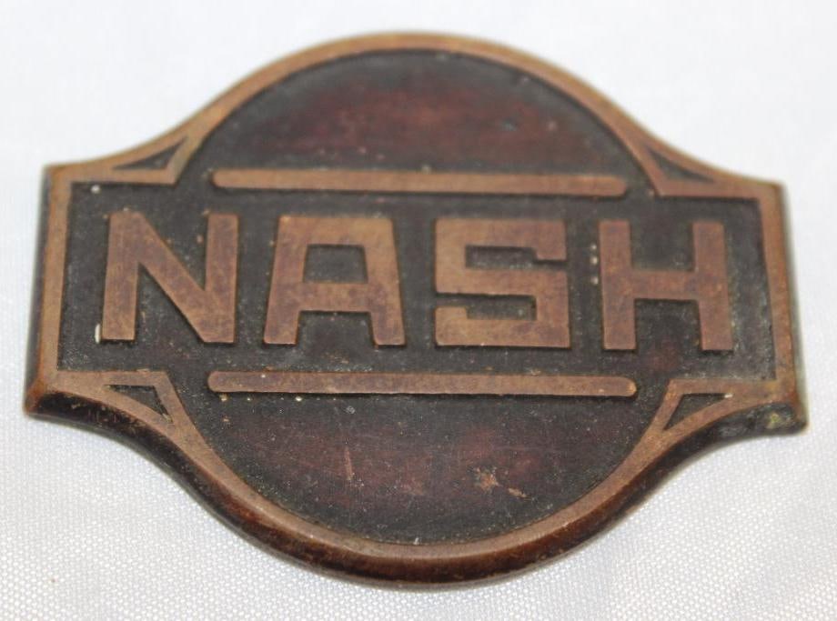 1925-1928 Nash Motor Car Co Radiator Emblem Badge Wheel Center: 2.25" x 1.75"