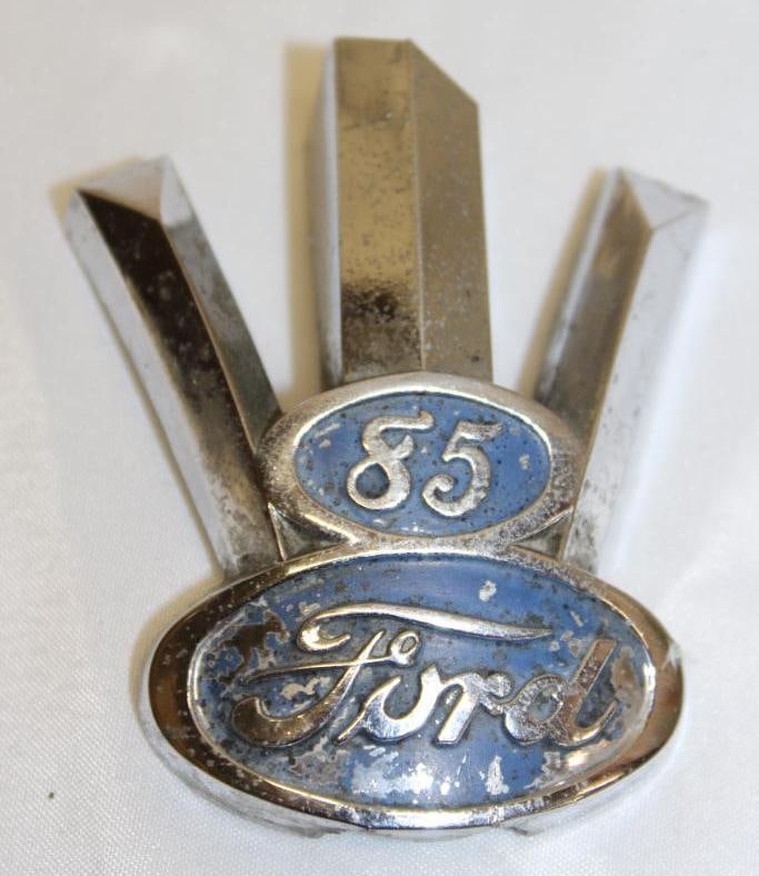 1938-1939 Ford Motor Car Co 85 Radiator Emblem Badge: 3" x 2.5"