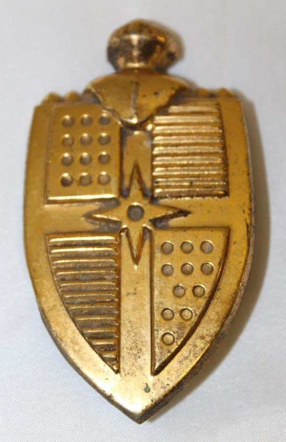 1949 Lincoln Cosmopolitan Wheel Emblem Badge: 3.5" x 2"
