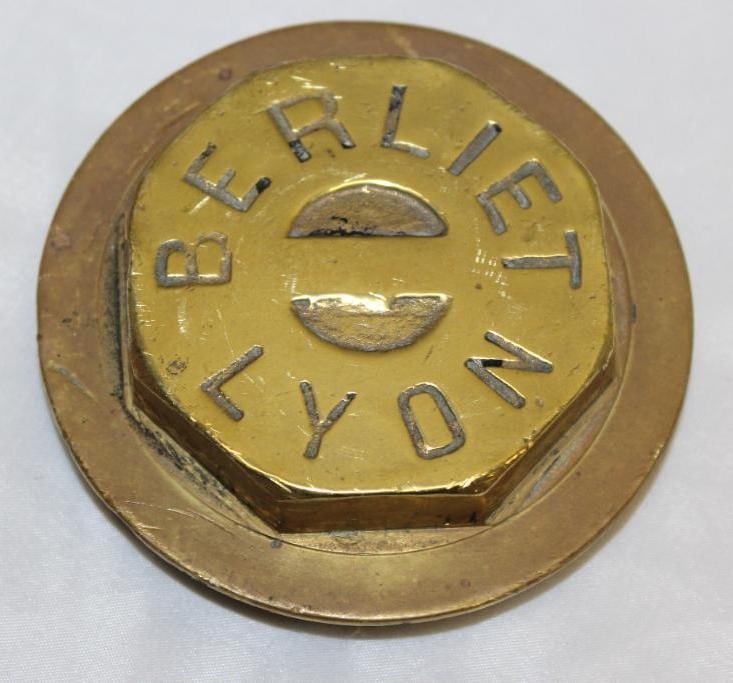 1910's Brass Berliet Lyon Motor Car Co Threaded Hubcap (1 of 2)