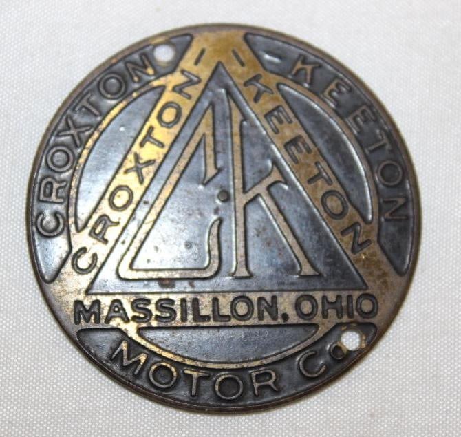 1909-1910 Croxton Keeton Motor Co Wheel Hub Emblem Badge (1 of 2)