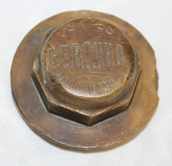 1910's Brouho Brass Threaded Hubcap (1 of 2)