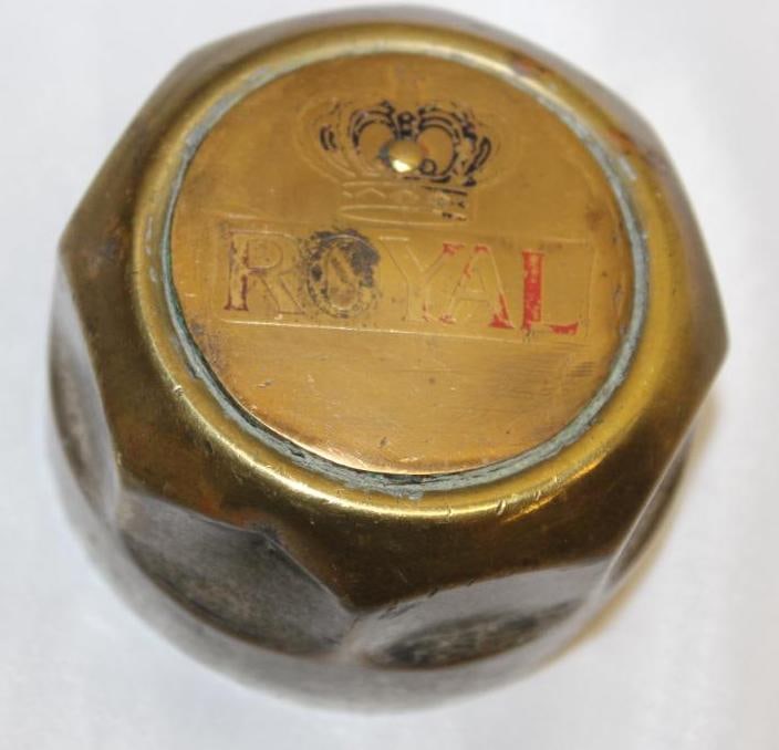 Brass 1910's Royal Motor Car Co Threaded Hubcap (1 of 2)