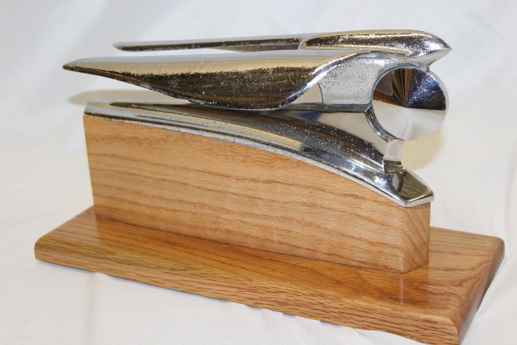 1949 Ford Radiator Mascot Hood Ornament (1 of 5)