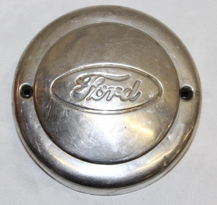 1934-1939 Ford Truck Hubcap (1 of 2)