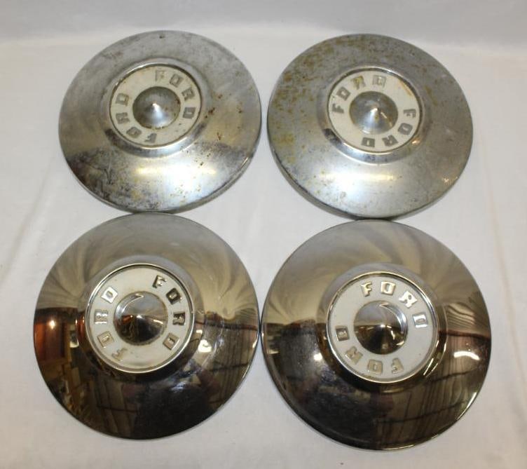Set of 4 1957-1959 Ford Hubcaps (1 of 6)