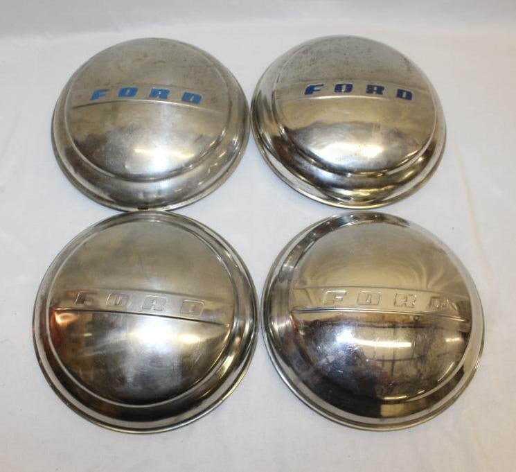 Set of 4 1947-1948 Ford Hubcaps (1 of 6)