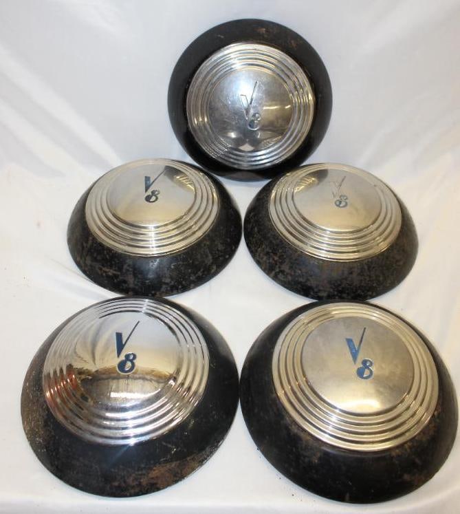 Set of 5 1930's Ford V8 Hubcaps (1 of 7)
