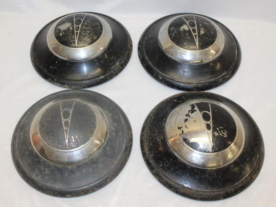 Set of 4 1930's Ford V8 Hubcaps (1 of 6)