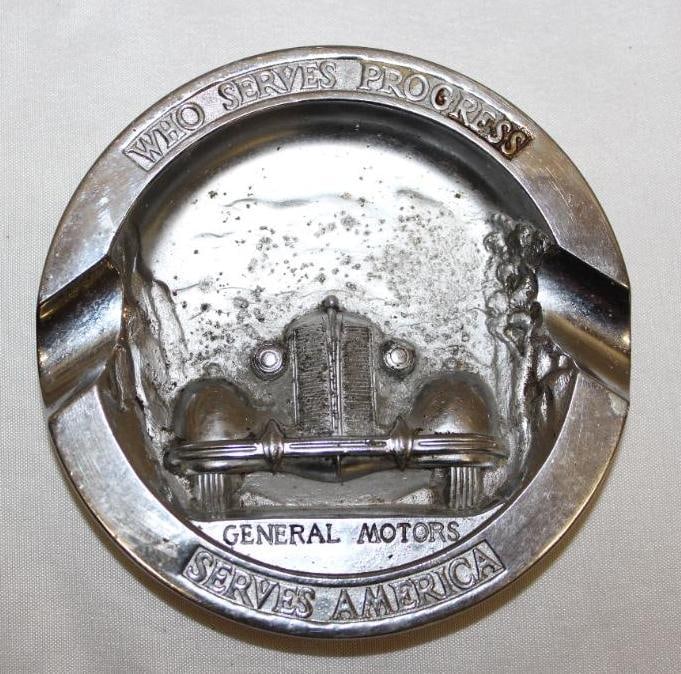 General Motors WWII Embossed Advertising Ashtray (1 of 2)