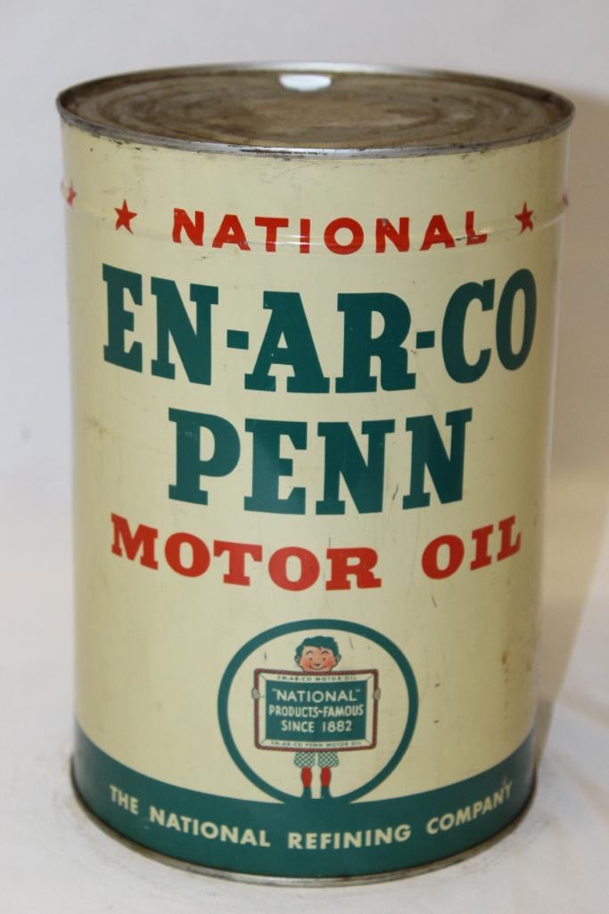 En-Ar-Co Penn Metal 5 Quart Motor Oil Can: drained by two holes in the top lid, in good condition with only minor wear, 9.5" x 6.5"