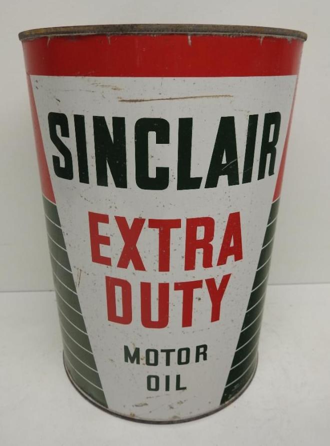Sinclair Extra Duty Five Quart Oil Can (1 of 3)