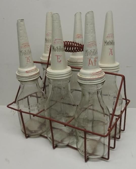 Mobiloil Gargoyle Quart Oil Bottle Rack (1 of 3)