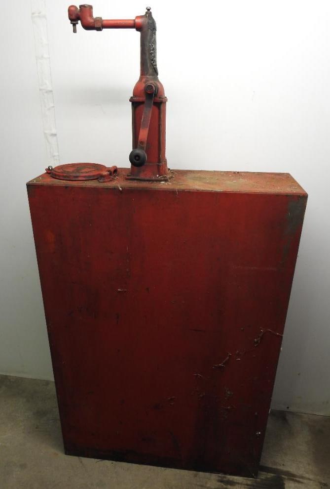 Standard Oil Lubester (Red, Large) (1 of 3)