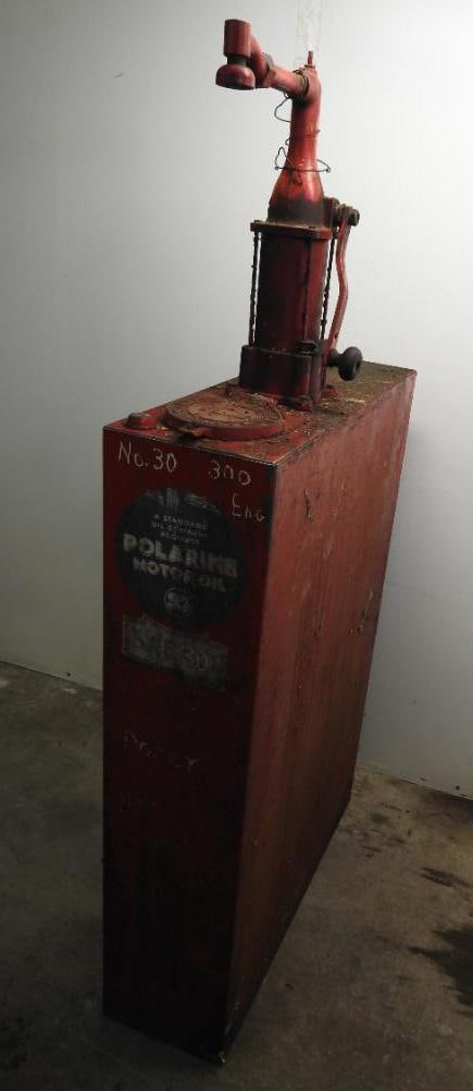 Standard Oil Lubester (Red, Large) (1 of 4)