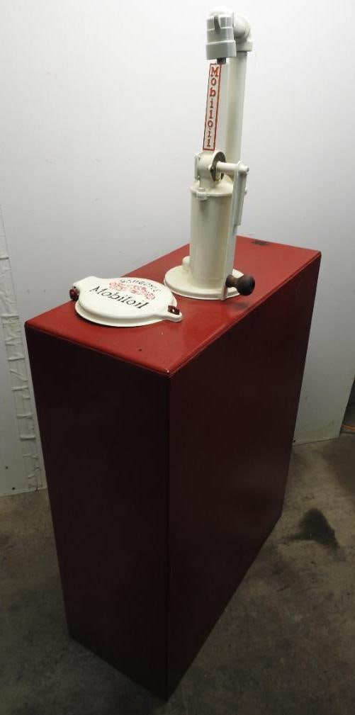 Mobil Gargoyle Oil Lubester (1 of 5)