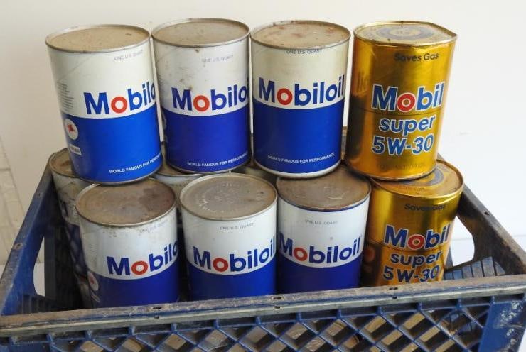 Mobil and Mobil Super Motor Oil Quart Can Crate (1 of 3)