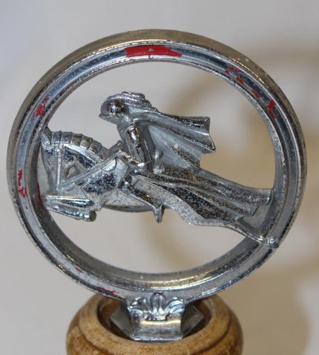 1929-1931 Willys Knight Radiator Mascot Hood Ornament: 4" x 3.5" x 1"