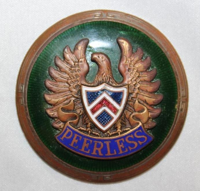 1927-1928 Peerless Motor Car Co Radiator Emblem Badge (1 of 2)