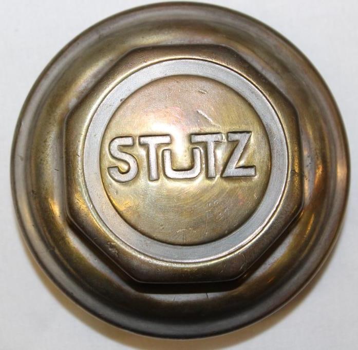Stutz Motor Car Co Brass Automobile Threaded Hubcap (1 of 2)