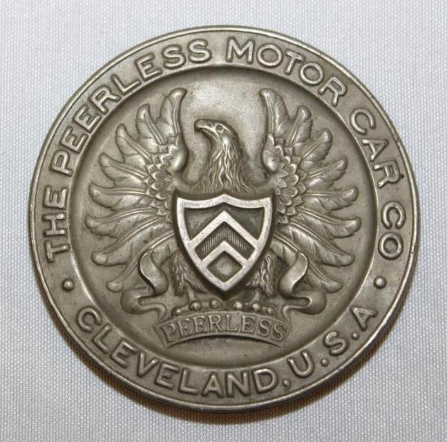 1923-1930 Peerless Motor Car Co Emblem Badge: 2" diameter, this badge is for a wheel hub center