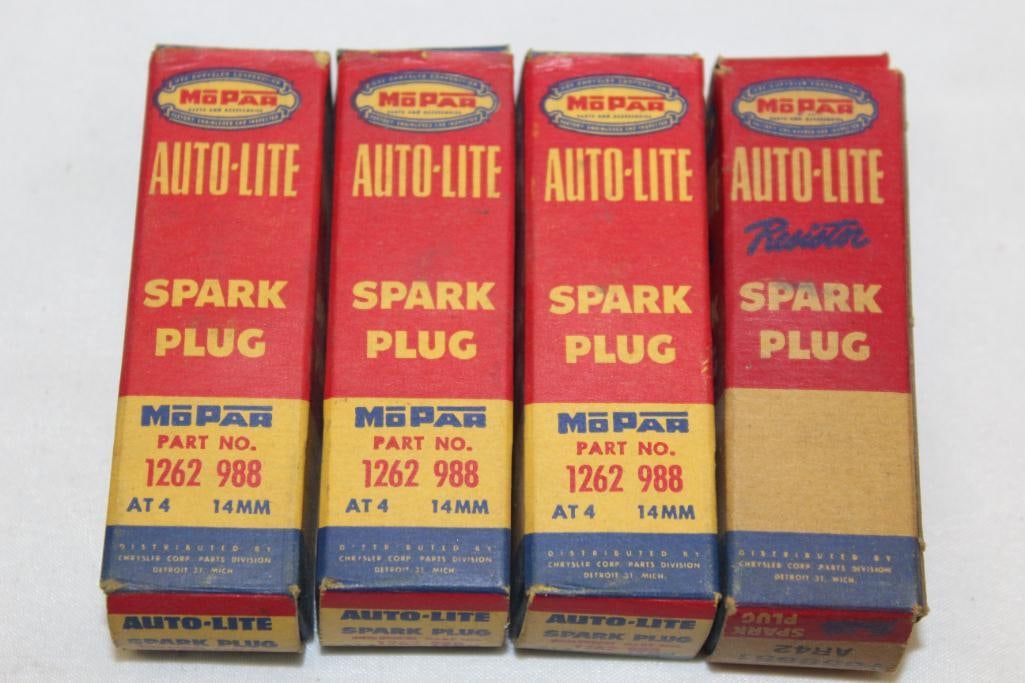 Group of 4 NOS Mopar Spark Plugs (1 of 4)