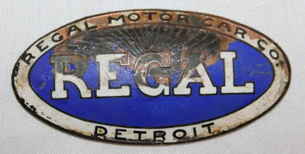 1914-1918 Regal Motor Car Co Radiator Emblem Badge (1 of 2)
