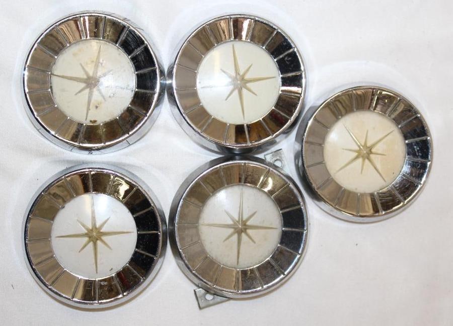 Group of 5 Lincoln Horn Button Emblems: 2.75" diameter each
