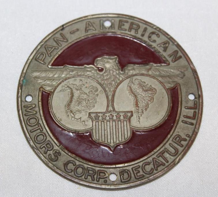 1917-1922 Pan American Hubcap Emblem Badge (1 of 2)