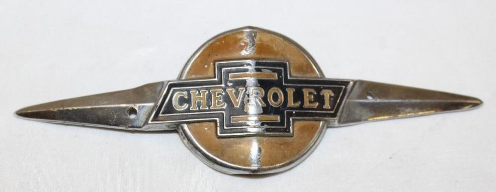 1934-1936 Chevrolet Radiator Emblem Badge (1 of 2)