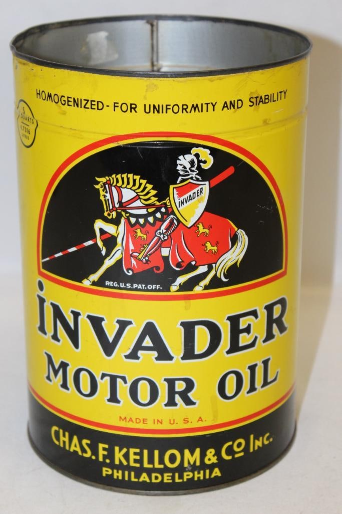 Invader Graphic Metal 5 Quart Motor Oil Can (1 of 3)