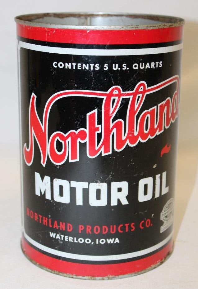 Northland Metal 5 Quart Motor Oil Can: missing top lid, light wear and scratches throughout, 9.5" x 6.5"