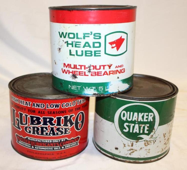 Group of Three 5 Lb Grease Cans Quaker State, Wolf's Head, Lubrico (1 of 2)