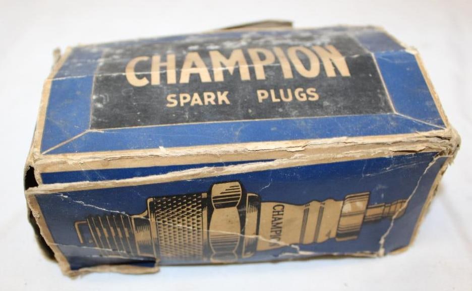 Champion Spark Plug Advertising Box (1 of 4)