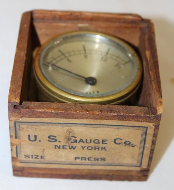 U.S. Gauge Company Brass Automobile Oil Pressure Gauge (1 of 5)