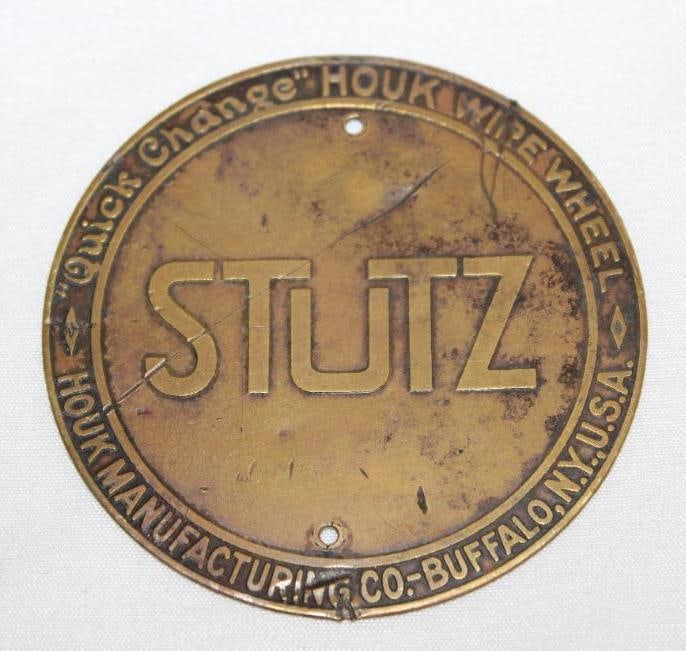 1917-1918 Stutz Houlk Wire Wheel Hubcap Emblem Badge (1 of 2)