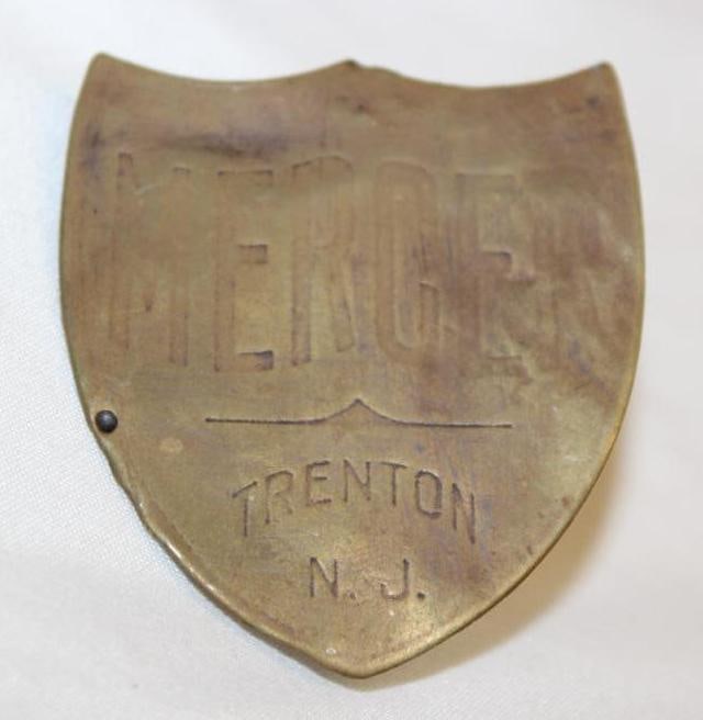 1911-1914 Brass Mercer Raceabout Radiator Emblem Badge (1 of 2)