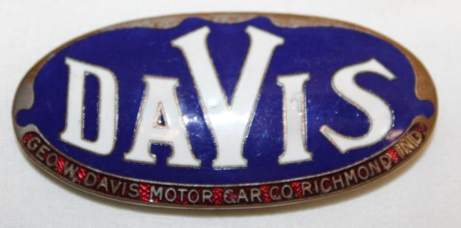 1914-1925 Davis Motor Car Co Radiator Emblem Badge: cloisonne, 3" x 1.5"