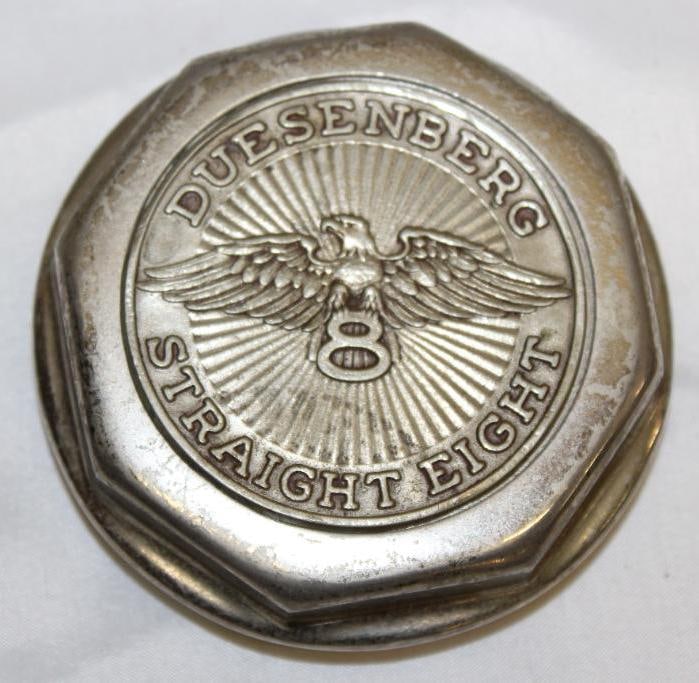Duesenberg Straight 8 Automobile Threaded Hubcap (1 of 2)