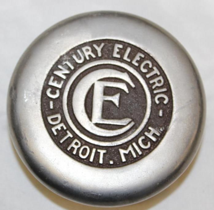 Century Electric Automobile Threaded Hubcap (1 of 2)